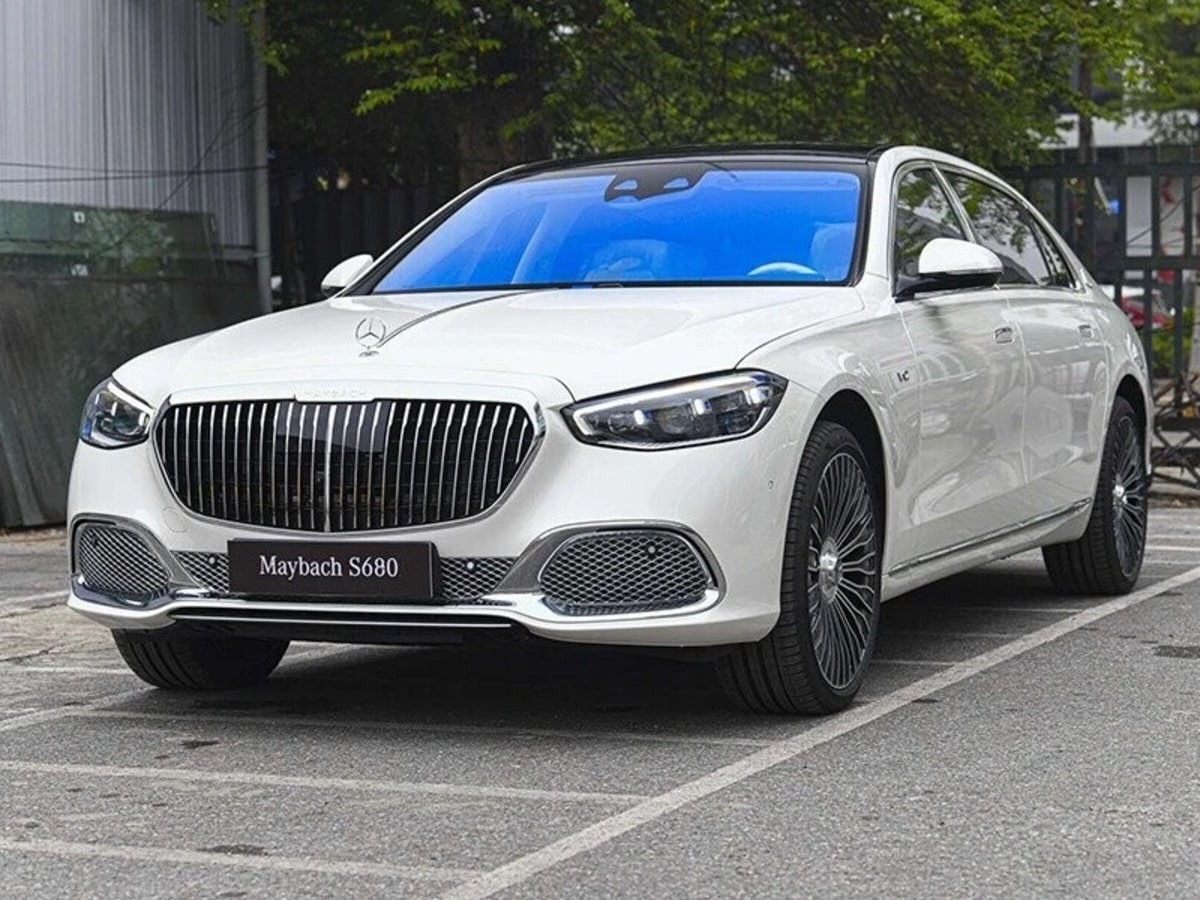 Giá xe Maybach S680 dao động khoảng 15,990 tỷ đồng