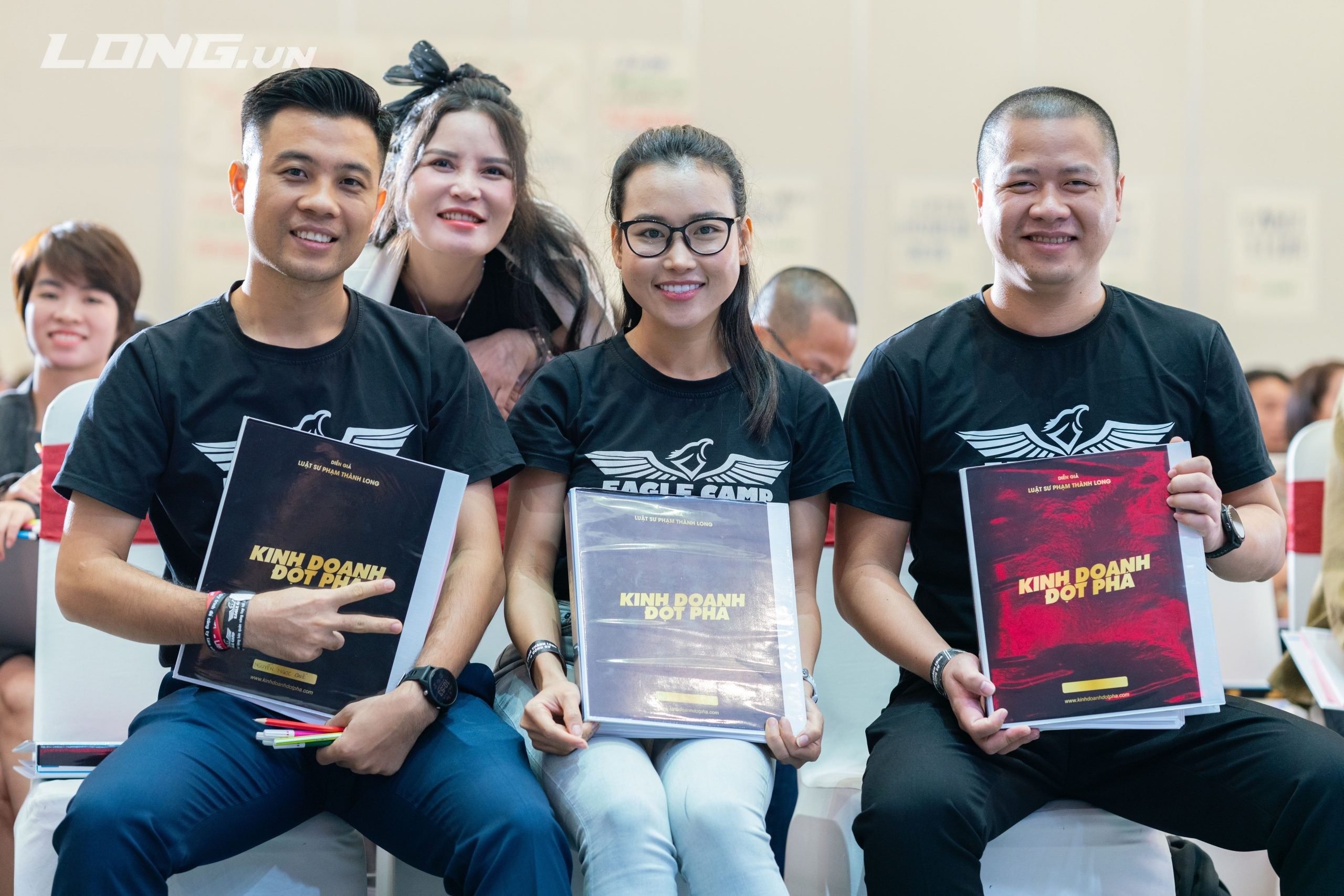 hình ảnh minh họa về việc tính toán con số trong kinh doanh
