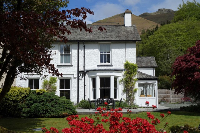 Làng Grasmere yên bình với những ngôi nhà đá cổ kính