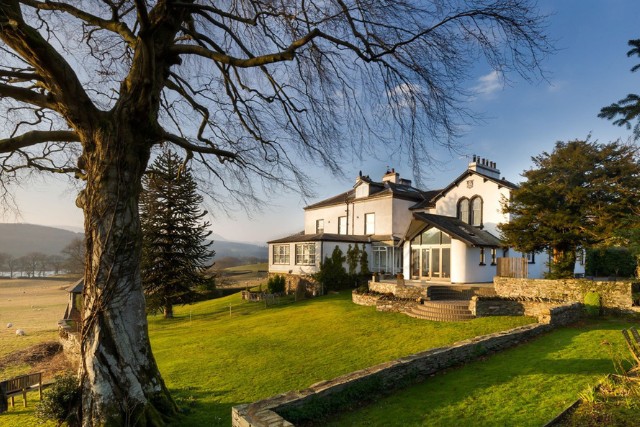 Làng Hawkshead cổ kính với những con phố lát đá