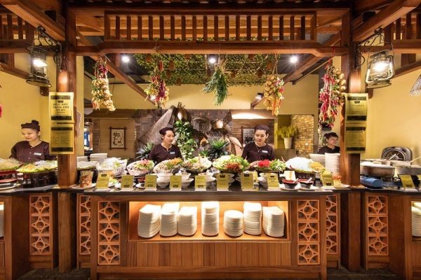 buffet-ha-noi-tai-sen-tay-ho