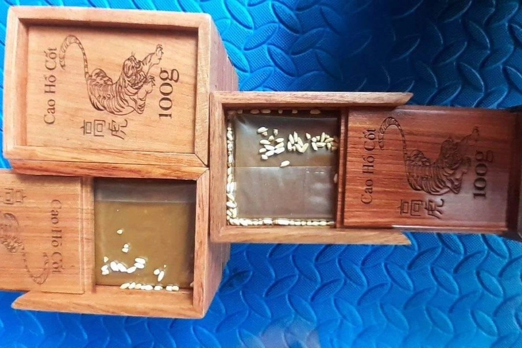 Cao hổ được rao bán theo lạng. (Ảnh: Đ.V)