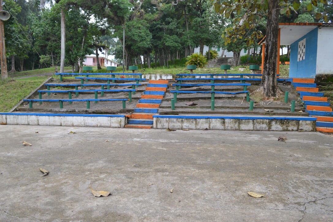 Một sân chơi ở trường tiểu học Las Terrazas, Cuba