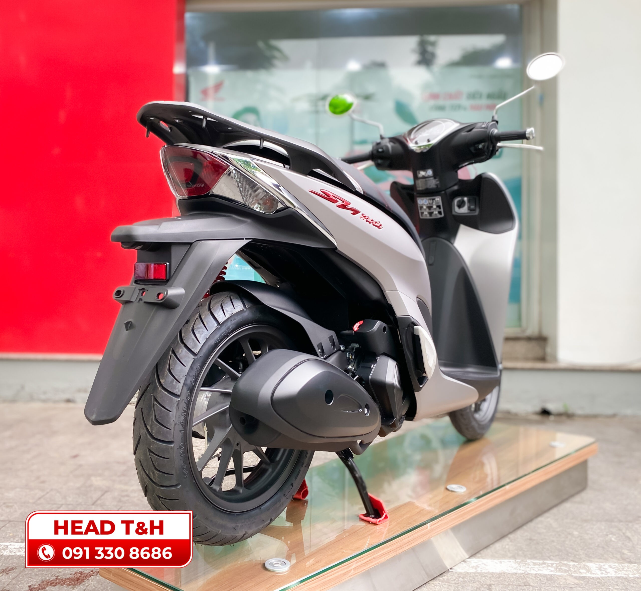 Cụm đèn hậu Honda SH Mode 125 thiết kế liền khối, sắc sảo với công nghệ LED hiện đại