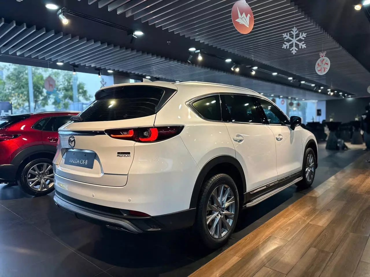 Thân xe Mazda CX-8 nhìn ngang