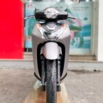 Đầu xe Honda SH Mode 125 thiết kế thanh lịch, nổi bật với cụm đèn pha LED vuốt nhọn hiện đại