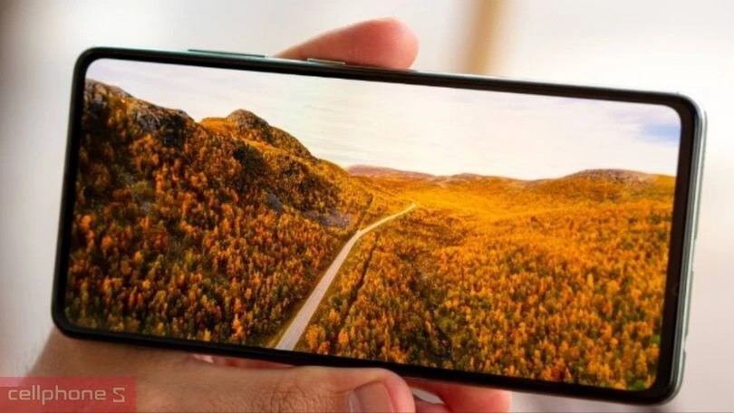Smartphone cao cấp có vẻ ngoài tuyệt đẹp, được trang bị phần cứng cực mạnh