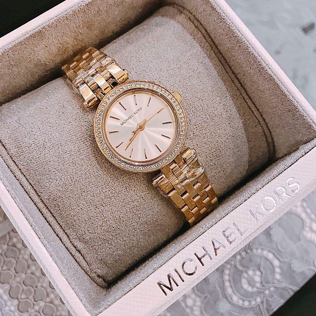 Đồng hồ Michael Kors mang vẻ đẹp hiện đại và sang trọng