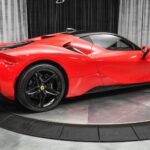 Ferrari SF90 Stradale trang bị gói Assetto Fiorano đắt tiền.
