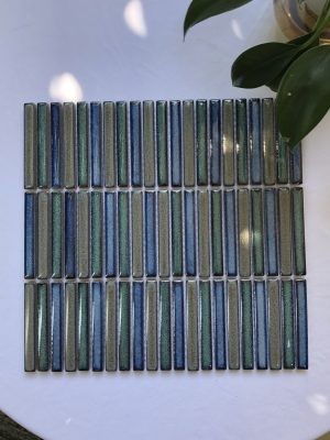 Gạch mosaic thủy tinh ốp lát bể bơi với màu sắc tươi sáng và khả năng phản chiếu ánh sáng tốt