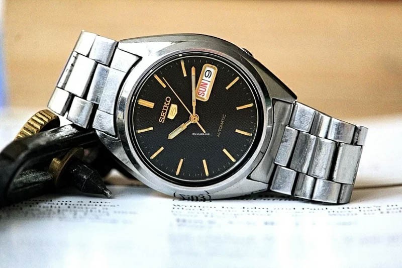 Giá đồng hồ Seiko 5 Automatic cổ tại Việt Nam