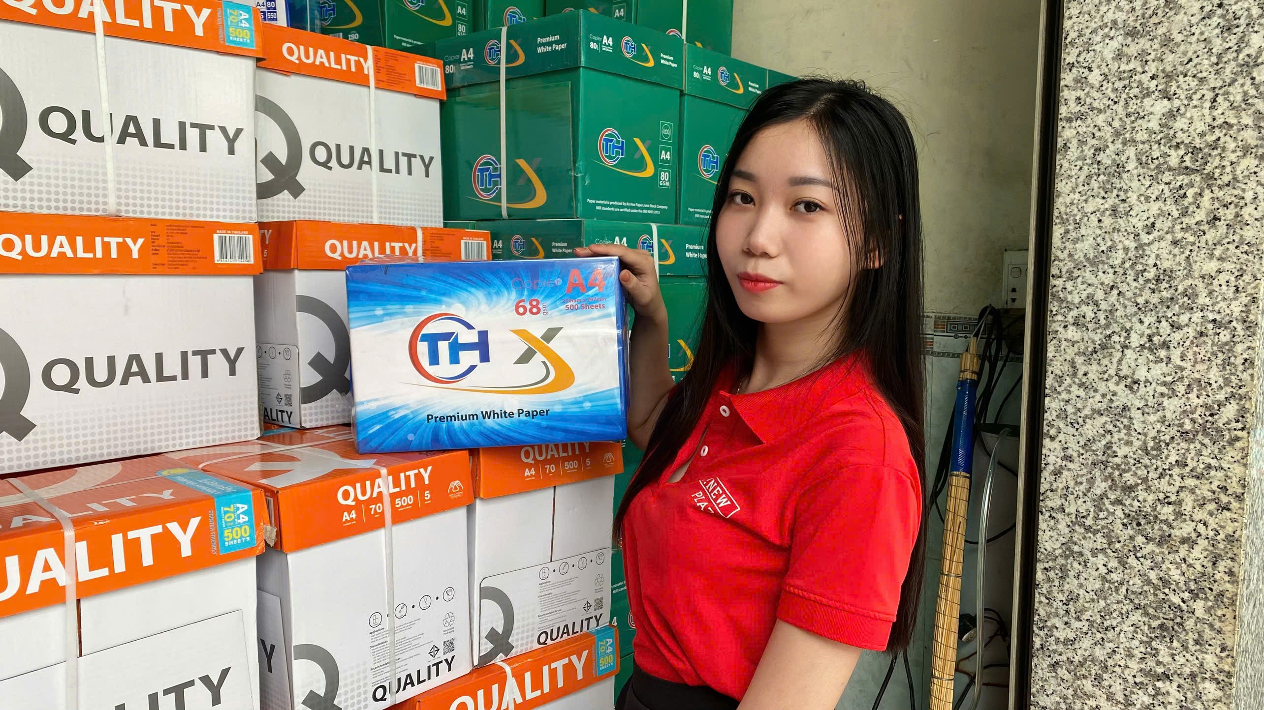 Hình ảnh minh họa giấy A4 và các loại văn phòng phẩm khác