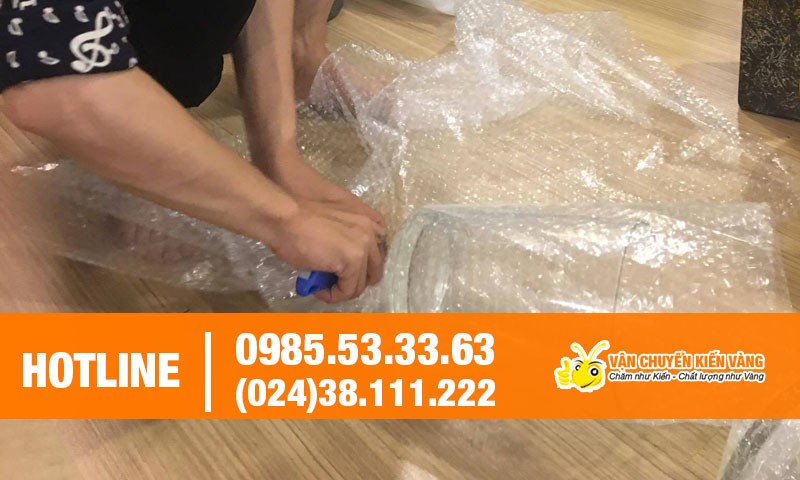Nhân viên bốc hàng kinh nghiệm, đảm bảo an toàn