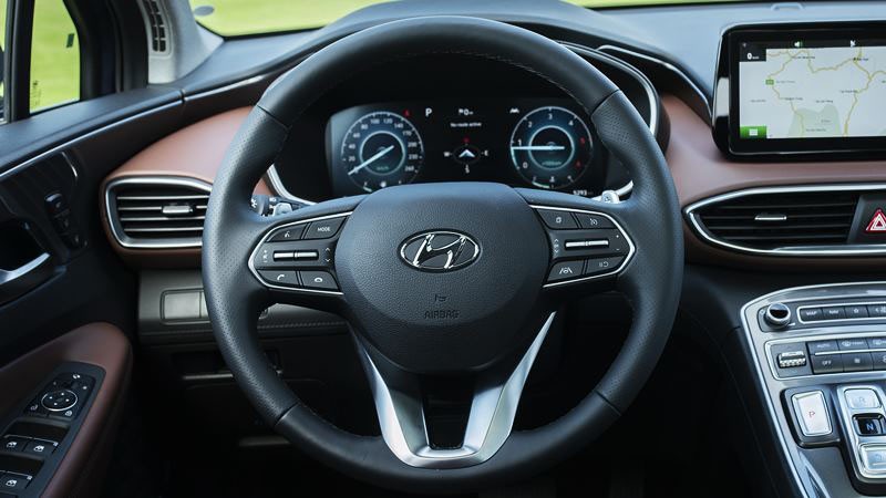 Khoang hành khách Hyundai Santafe 2024 với không gian rộng rãi và thoải mái
