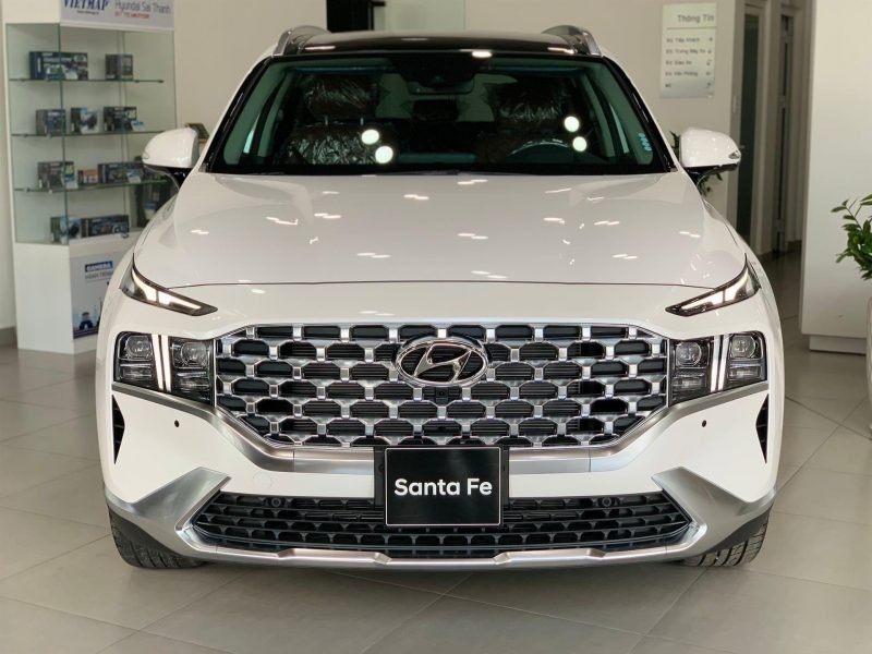Hyundai Santafe Màu Trắng Ngọc Trai với vẻ trẻ trung và thanh lịch