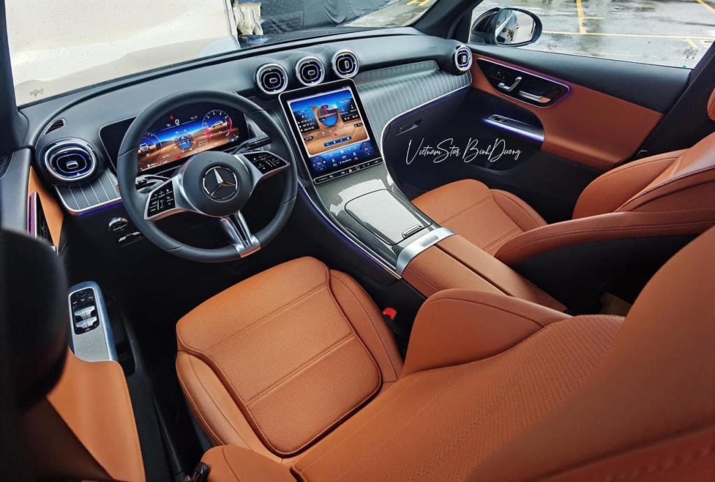 Nội thất sang trọng của xe Mercedes GLC 200