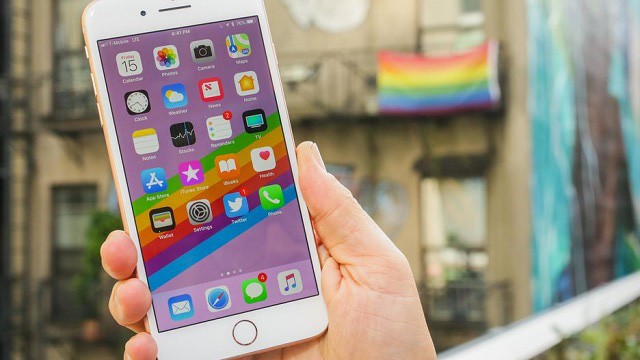 Thông số kỹ thuật của iPhone 8 Plus, hiển thị chi tiết về màn hình, bộ vi xử lý, camera và các tính năng khác.