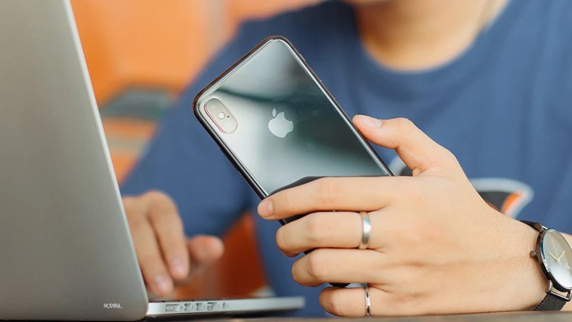 Về pin và Face ID