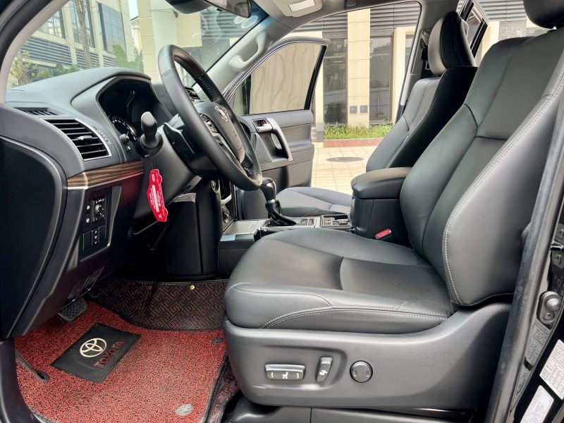 Đánh giá chi tiết ngoại thất xe Toyota Land Cruiser Prado 2024