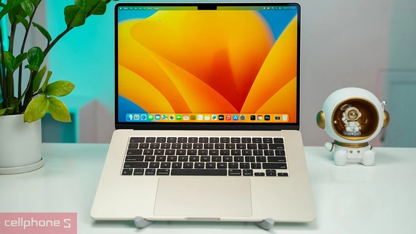 Tại sao bạn nên mua Macbook