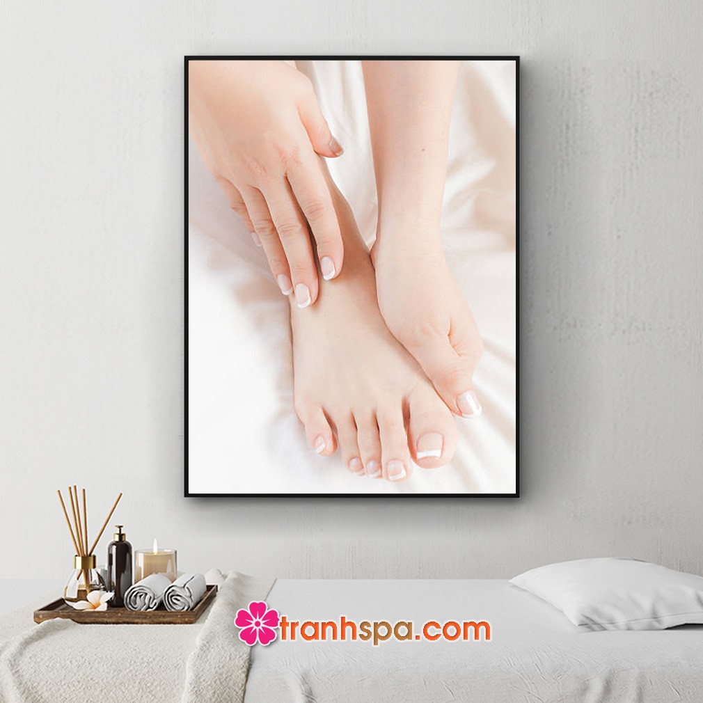 Mẫu tranh treo tiệm nail hình ảnh bàn chân và tay đẹp