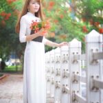 Áo dài trắng nữ sinh duyên dáng