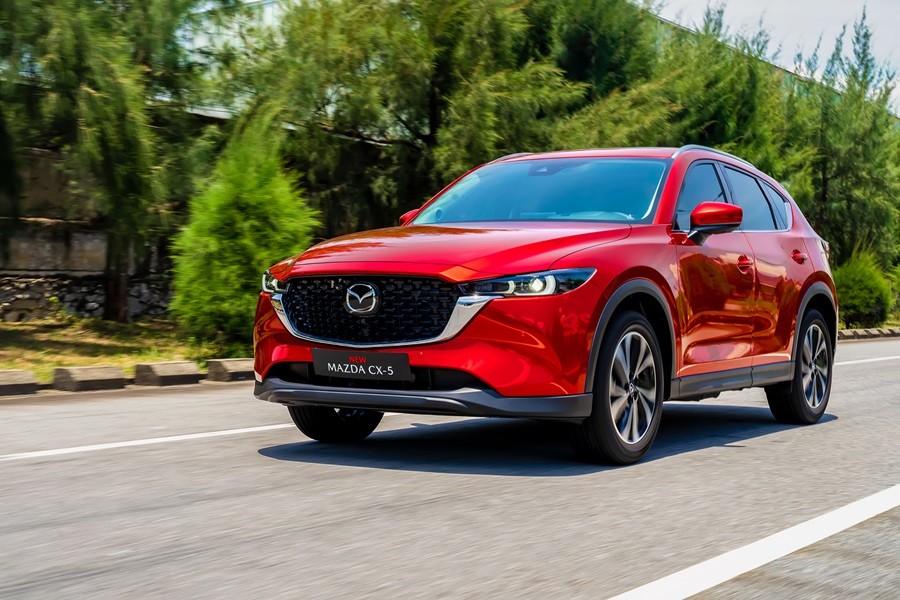 Hình ảnh minh họa cho việc kiểm tra xe Mazda CX-5 cũ trước khi mua