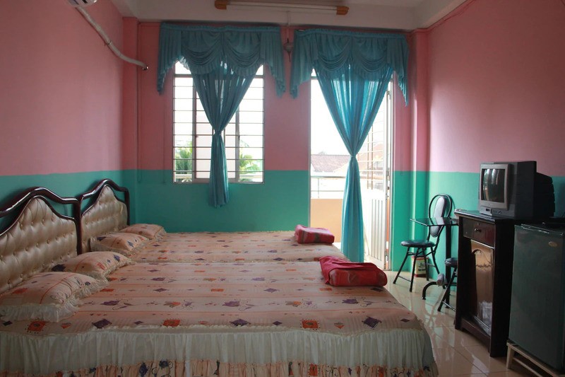 Nhà nghỉ Huỳnh Hương gần sân bay Phú Quốc với tông màu mơ mộng