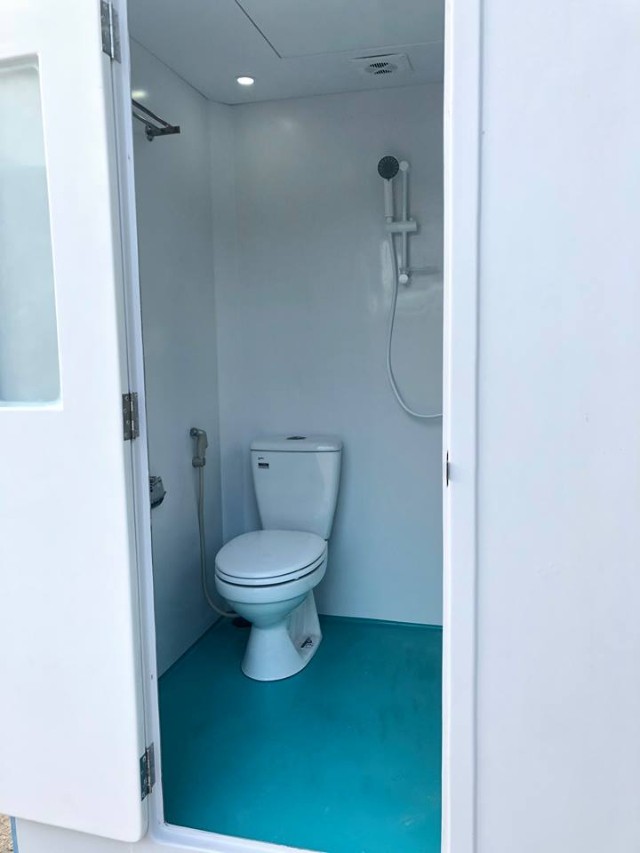 Nhà vệ sinh di động đầy đủ tiện nghi