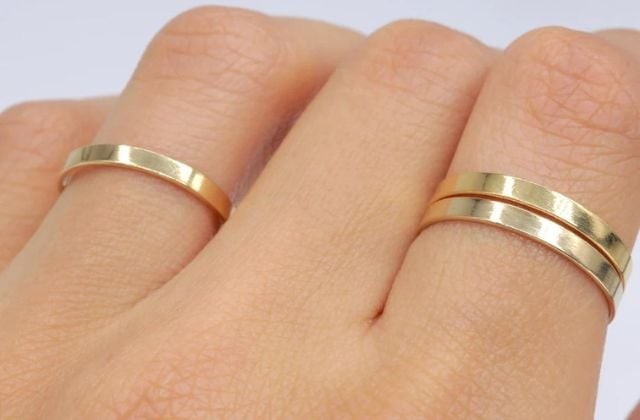 Nhẫn vàng 18K nữ trơn đơn giản, thanh lịch