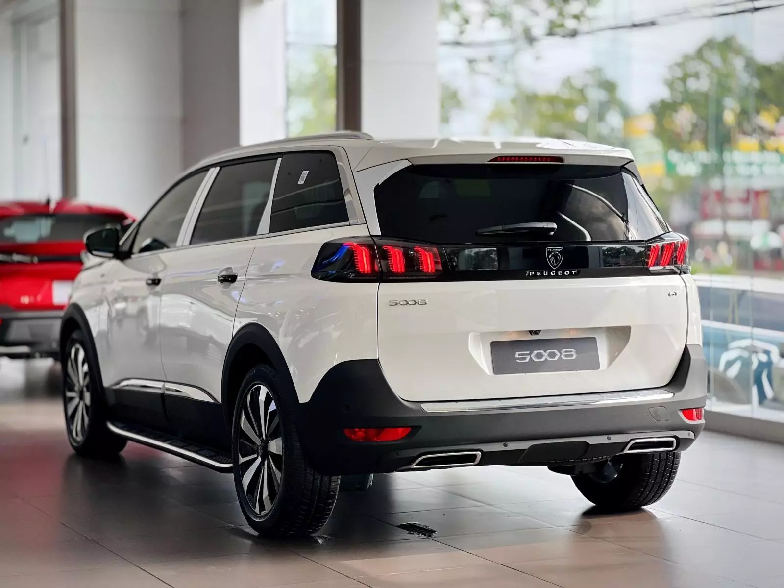 Thông số kỹ thuật Peugeot 5008.