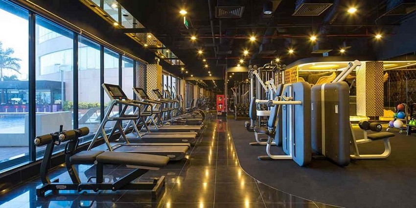 Phòng gym cao cấp với thiết kế sang trọng và trang thiết bị hiện đại