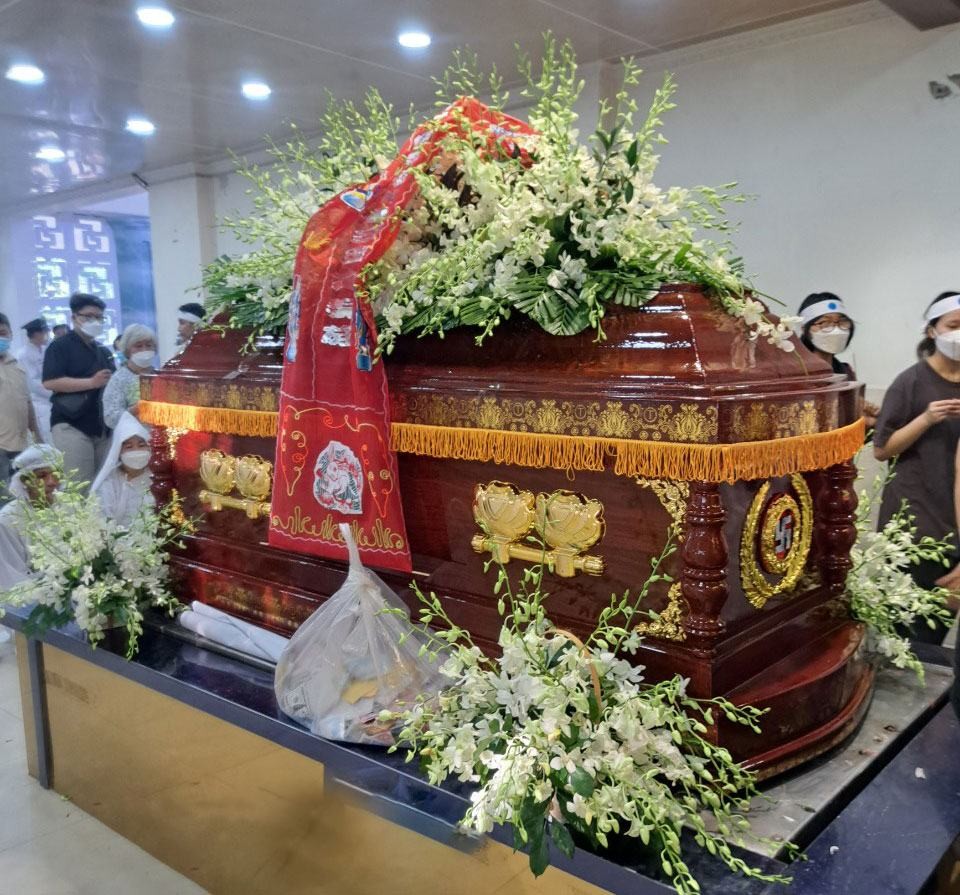 quan tài hỏa táng trang trí phật giáo