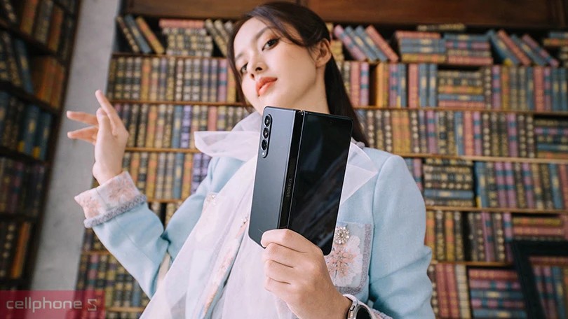 khung viền Armor Aluminum của Samsung Z Fold 3