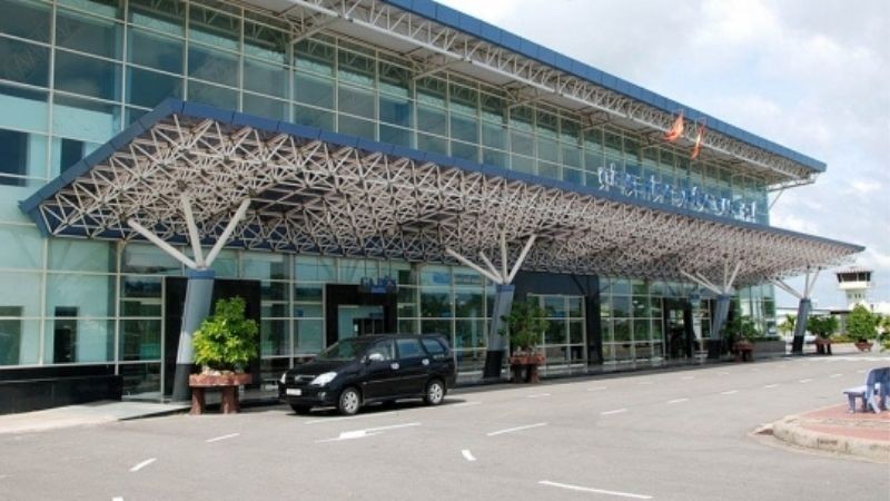 Sân bay Rạch Giá trải qua nhiều giai đoạn nâng cấp và cải tạo để đáp ứng nhu cầu vận tải hàng không