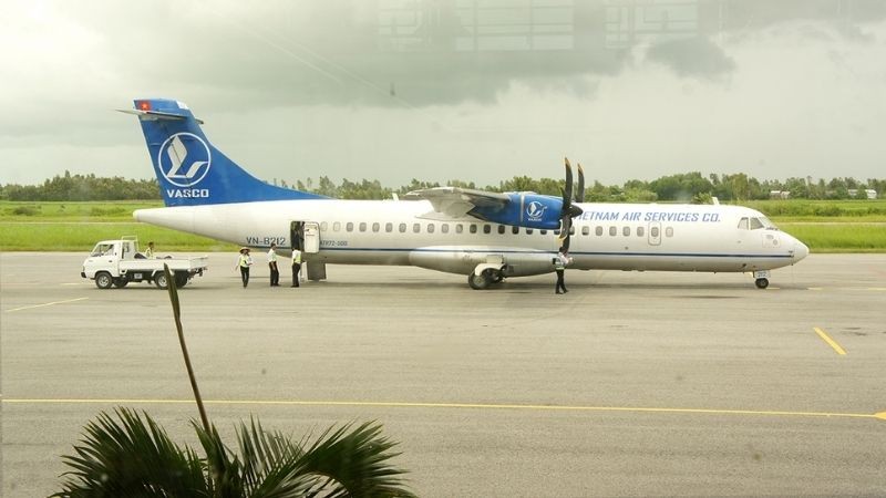 Sân đỗ tàu bay tại sân bay Rạch Giá, nơi các máy bay dừng đỗ và thực hiện các hoạt động phục vụ