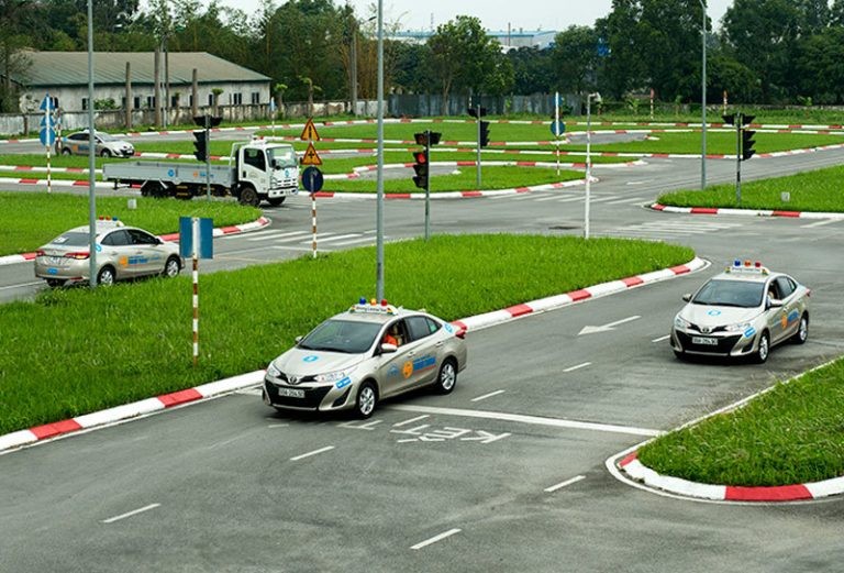 Hướng dẫn thi bằng lái ô tô đậu 100%