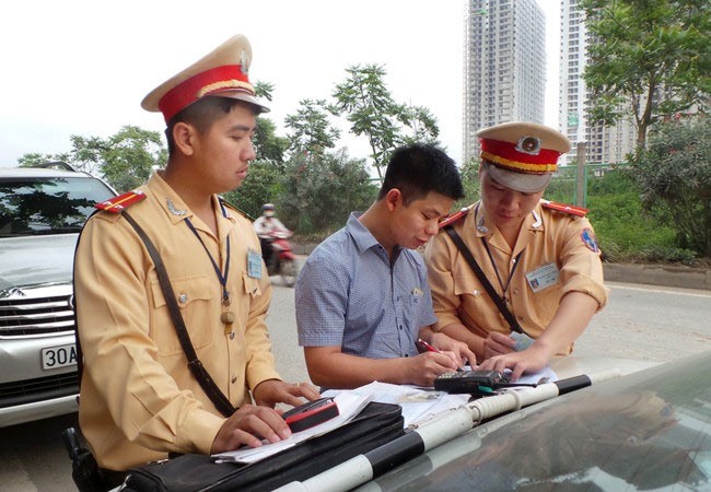 Mức phạt khi không có bằng lái ô tô