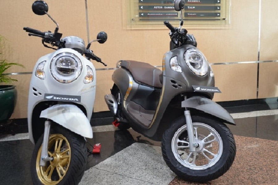 So Sánh Giá Xe Scoopy Với Các Dòng Xe Tay Ga Khác