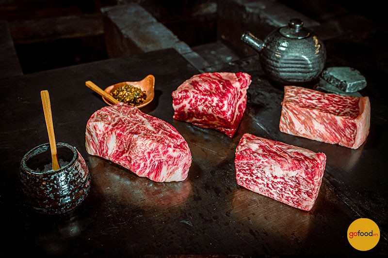 Bò Kobe - Vẻ đẹp vân mỡ cẩm thạch trứ danh
