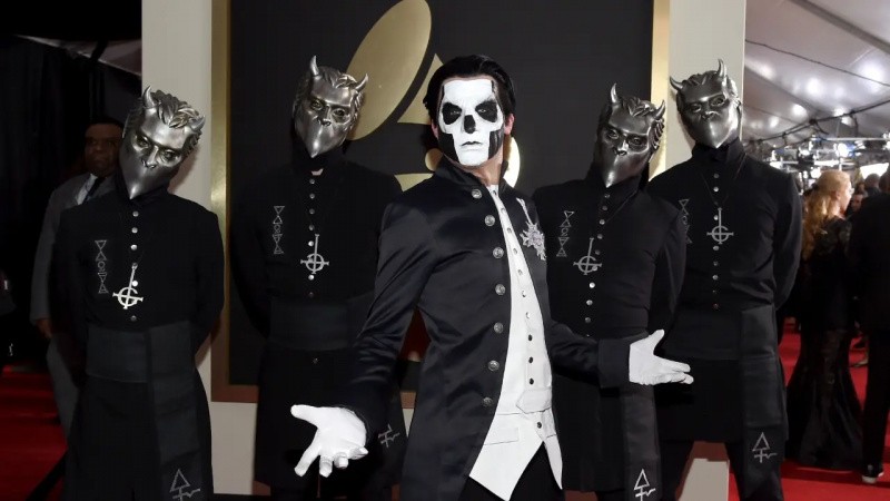 ban nhạc ghost tại lễ trao giải grammy năm 2016