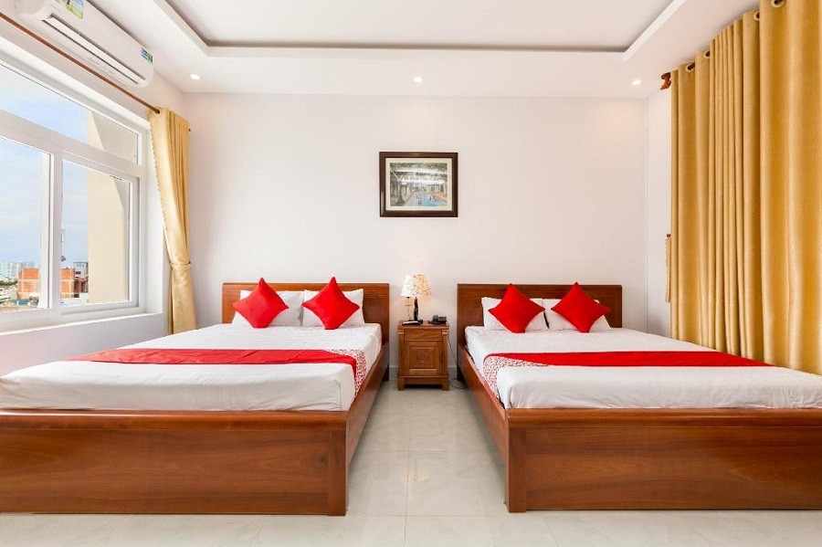 Phòng sáng sủa với cửa kính lớn tại Sea Beach Hotel Vũng Tàu, giá rẻ