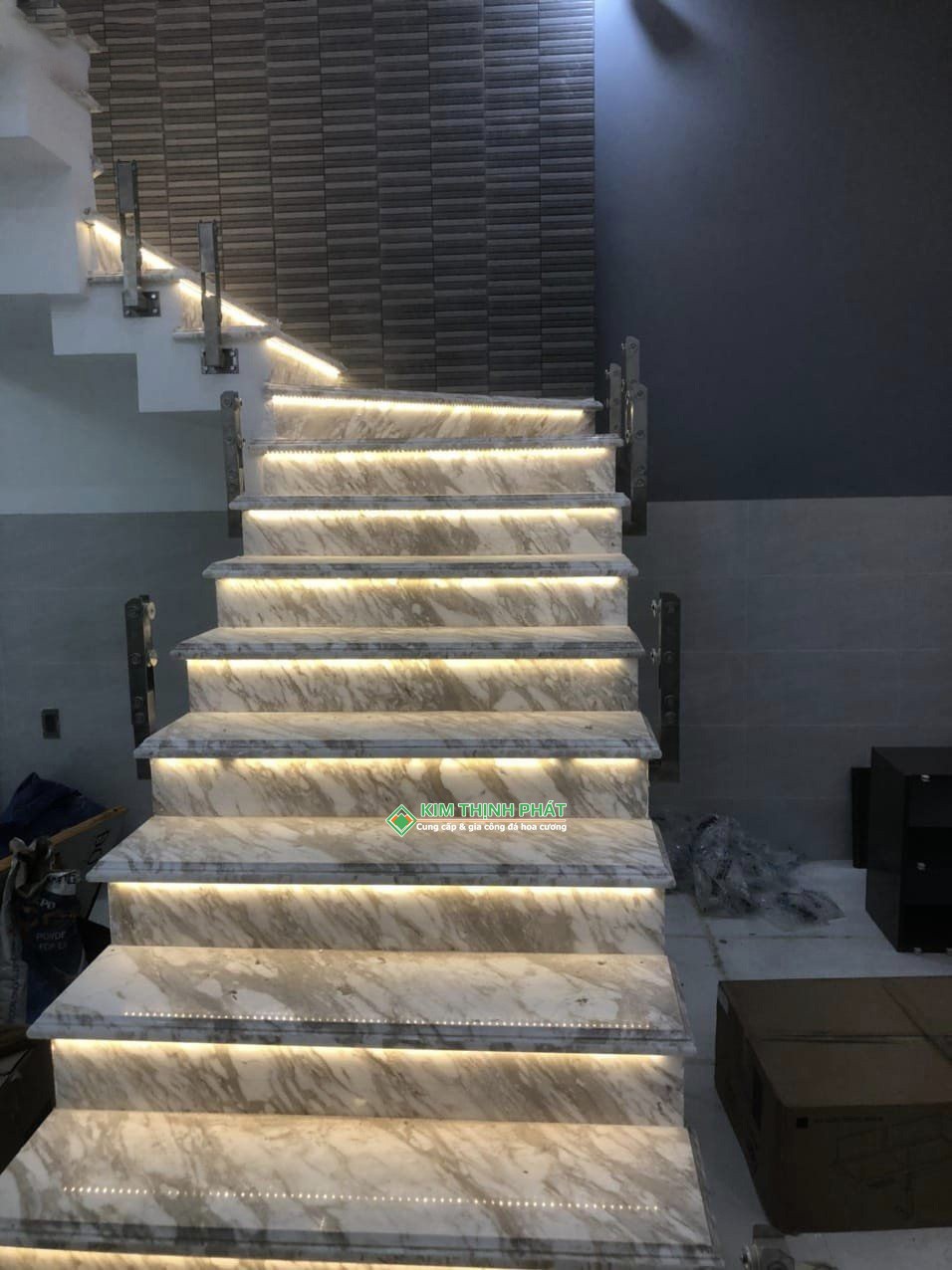 Cầu Thang Đá Trắng Volakas