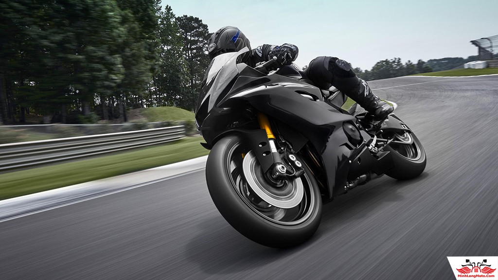 Yamaha R6 trên đường đua