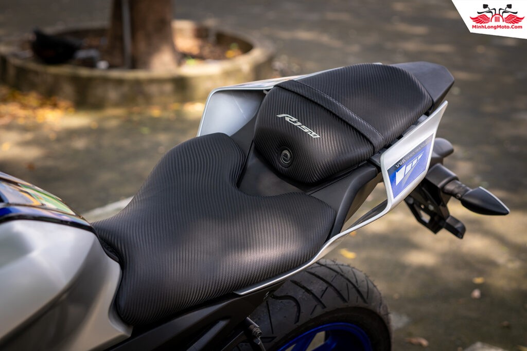 Yên xe R15 V4