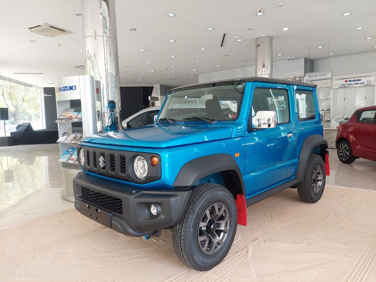 Suzuki Jimny màu xanh đen
